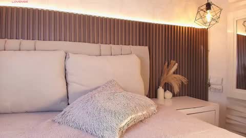 SHANON online show from December 5, 7:32 pm