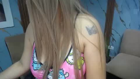 Snapshot of shantal520827 chatting on February 21, 3:57 pm shantal online show from February 21, 3:57 pm