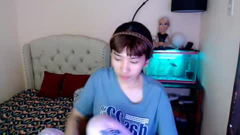 SHANTA FOX  s online show from December 5, 2:03 pm