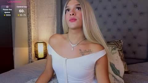 Shantal Jones online show from September 12, 9:04 pm