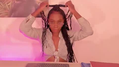 Snapshot of shantallmiller chatting on February 8, 5:00 am Shantall Miller online show from February 8, 5:00 am