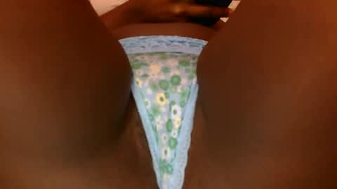 Snapshot of shantel_97 chatting on February 15, 7:51 am shantel online show from February 15, 7:51 am