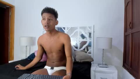 Snapshot of shantiwest chatting on November 1, 3:52 am Shanti Wets Brunette online show from November 1, 3:52 am