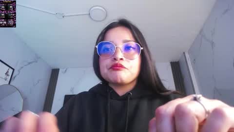 Snapshot of shantyvibe_a chatting on October 17, 9:39 pm Shantall online show from October 17, 9:39 pm