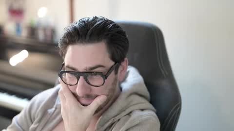 frenchy boy online show from December 22, 8:11 am