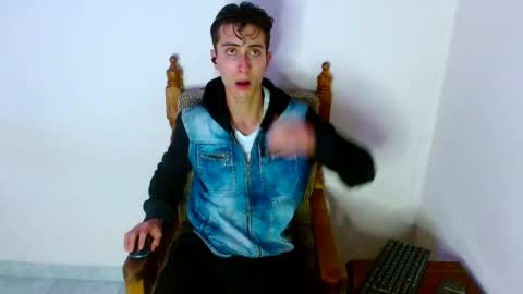 Snapshot of shaquiel_castoro chatting on September 27, 11:37 am shaquiel online show from September 27, 11:37 am