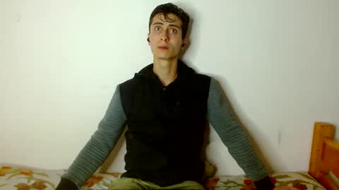 Snapshot of shaquiel_castoro chatting on September 30, 11:37 am shaquiel online show from September 30, 11:37 am