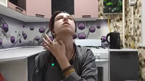 Sara online show from May 28, 5:10 pm