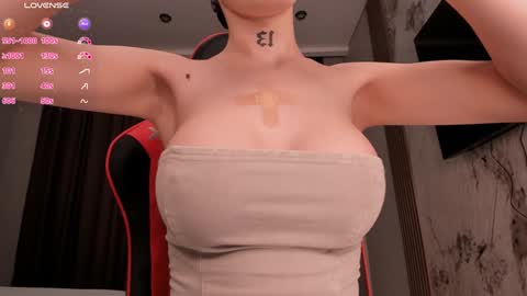 Snapshot of sharlin_13 chatting on December 27, 1:22 am Sharlin online show from December 27, 1:22 am