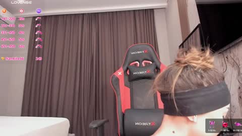 Snapshot of sharlin_13 chatting on February 2, 1:12 am Sharlin online show from February 2, 1:12 am