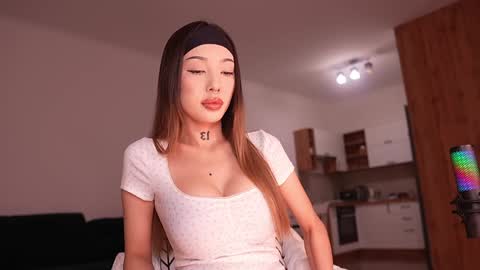 Snapshot of sharlin_13 chatting on October 29, 12:46 am Sharlin online show from October 29, 12:46 am