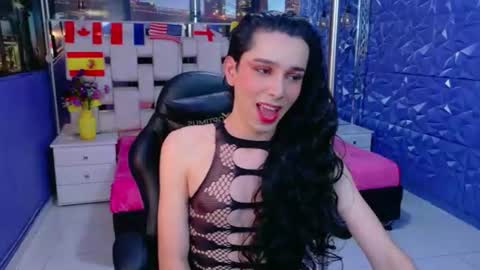 Sharlond online show from June 27, 1:39 pm
