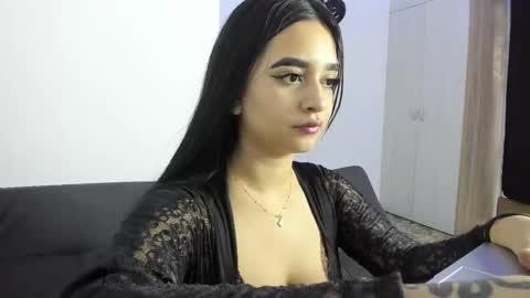 Sharlot07 online show from December 17, 10:43 pm