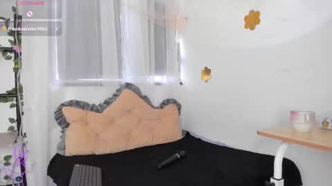 Snapshot of sharlot_montalvo chatting on January 6, 7:50 pm Sharlot online show from January 6, 7:50 pm