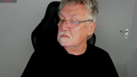sharlots_pet online show from June 2, 12:40 pm