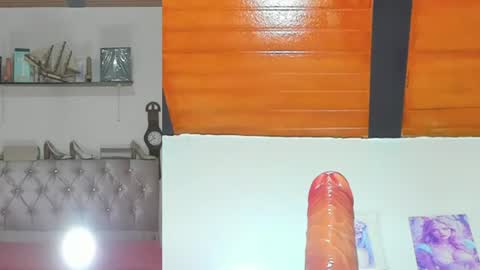 Snapshot of sharlotte_sexx chatting on June 10, 3:39 am S online show from June 10, 3:39 am