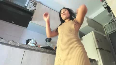 Snapshot of sharol_xx chatting on July 16, 6:36 pm Sharol smile online show from July 16, 6:36 pm