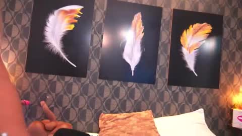 Sharom  online show from October 14, 3:57 pm