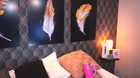 Sharom  online show from March 28, 7:13 pm