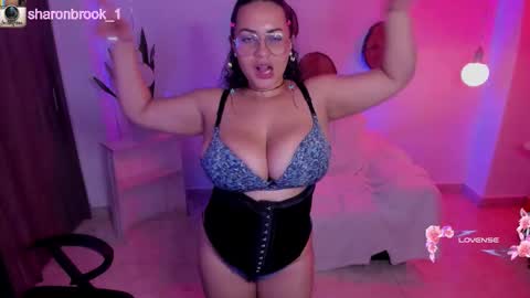 Snapshot of sharon_brook chatting on November 13, 5:28 am sharon_brook online show from November 13, 5:28 am