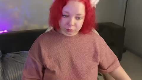Snapshot of sharon_coxxx chatting on July 20, 10:39 am Sharon online show from July 20, 10:39 am