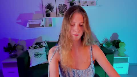 Snapshot of sharonevansi chatting on February 8, 2:49 pm Sharon online show from February 8, 2:49 pm