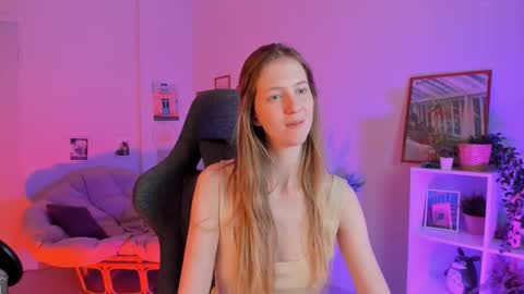 Snapshot of sharonevansi chatting on February 14, 7:12 pm Sharon online show from February 14, 7:12 pm