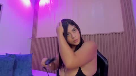 sharonscothh online show from July 12, 8:33 pm