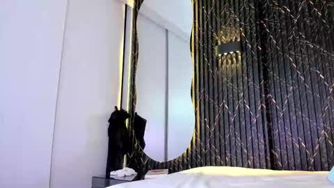 SHARON TAYLOR online show from December 13, 11:43 pm