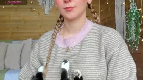 Shantall online show from March 3, 8:48 pm