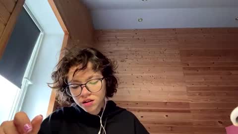 Viola online show from June 15, 9:22 am