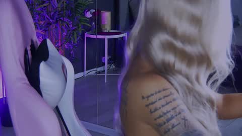 shayblonde online show from December 19, 11:25 pm