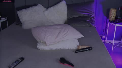 shayblonde online show from December 24, 1:06 am