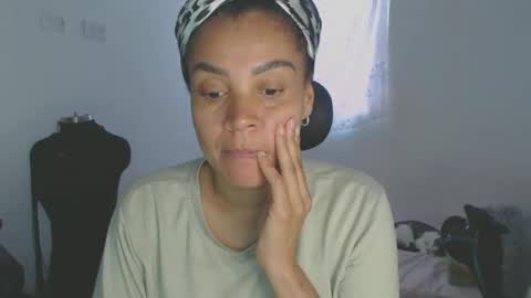 Shayna online show from December 2, 9:10 pm