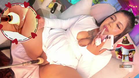 INDEPENDENT MODEL  ITS JUST YOU  ME online show from January 24, 5:11 pm