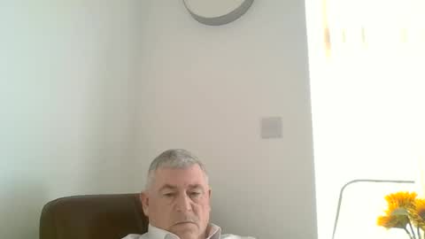 Snapshot of she52 chatting on February 17, 12:48 pm she52 online show from February 17, 12:48 pm