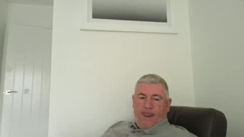 Snapshot of she52 chatting on November 5, 8:58 am she52 online show from November 5, 8:58 am