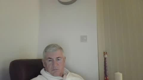 she52 online show from April 18, 9:48 pm