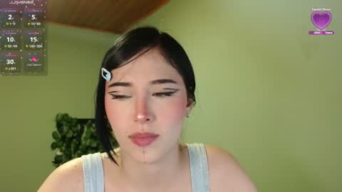 Snapshot of she_alice chatting on June 13, 5:49 am she_alice online show from June 13, 5:49 am