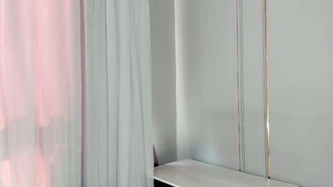 Snapshot of she_angell chatting on June 24, 3:27 am Anny online show from June 24, 3:27 am