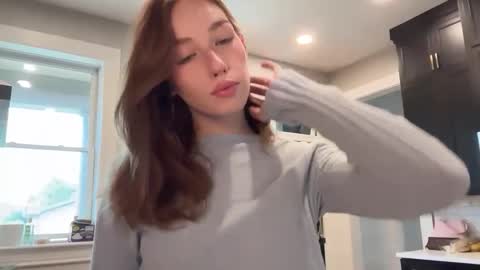 Snapshot of sheababyyy chatting on May 31, 2:24 pm Shea xx online show from May 31, 2:24 pm