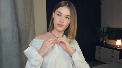 Snapshot of sheenaeast chatting on December 23, 1:03 pm Violet online show from December 23, 1:03 pm