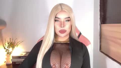 sheenafrost online show from March 15, 5:19 pm