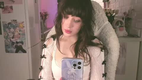 Snapshot of sheeny_shy chatting on January 25, 5:40 pm Chiara online show from January 25, 5:40 pm