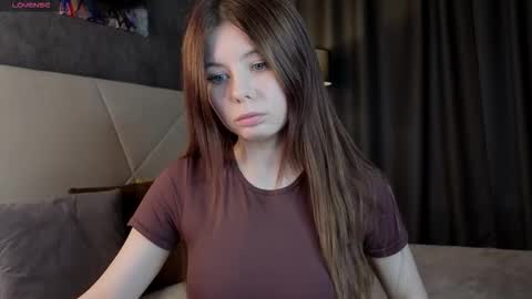 Snapshot of shei1a_shy chatting on January 14, 9:48 am Amely online show from January 14, 9:48 am