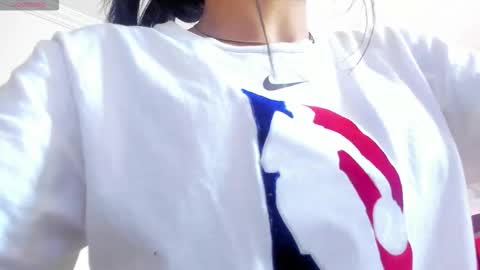 Snapshot of sheilly_brown chatting on December 4, 7:22 pm sheilly_brown online show from December 4, 7:22 pm