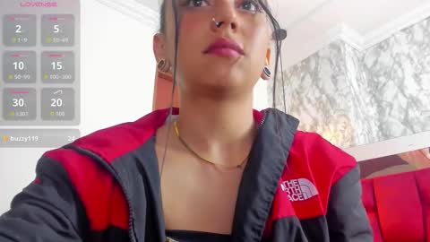 Snapshot of sheilly_brown chatting on December 5, 8:27 pm sheilly_brown online show from December 5, 8:27 pm