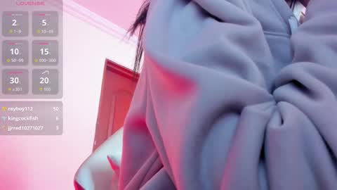 Snapshot of sheilly_brown chatting on December 13, 7:53 pm sheilly_brown online show from December 13, 7:53 pm