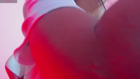 Snapshot of sheilly_brown chatting on December 21, 7:54 pm sheilly_brown online show from December 21, 7:54 pm