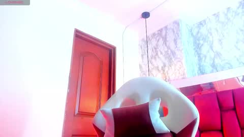 Snapshot of sheilly_brown chatting on January 10, 7:04 pm sheilly_brown online show from January 10, 7:04 pm